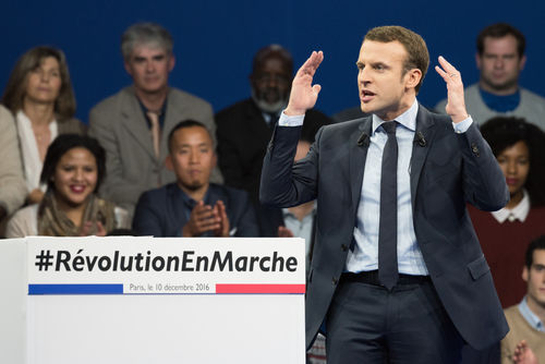 Les médias pro-Russes s'engouffrent dans le tout sauf Macron