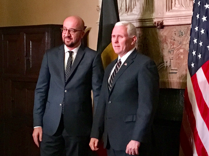 Charles Michel défend la politique européenne auprès de Mike Pence