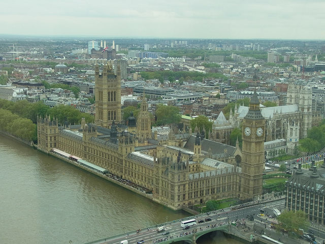 La Belgique commémore ses attentats au moment où Londres est frappée