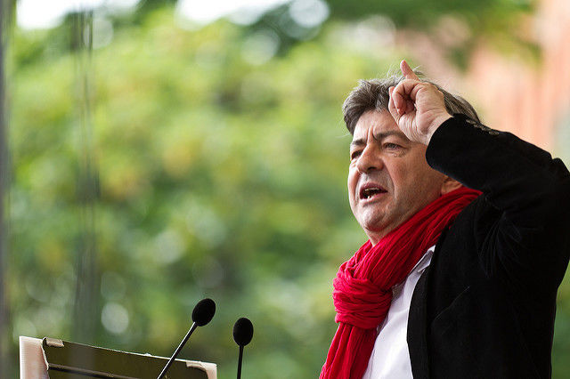 Mélenchon dénonce l'Europe de la Défense