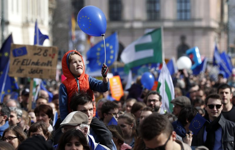 A Berlin, les citoyens célèbrent la paix comme principale réussite de l'UE