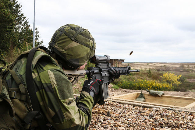La menace russe pousse la Suède à rétablir le service militaire