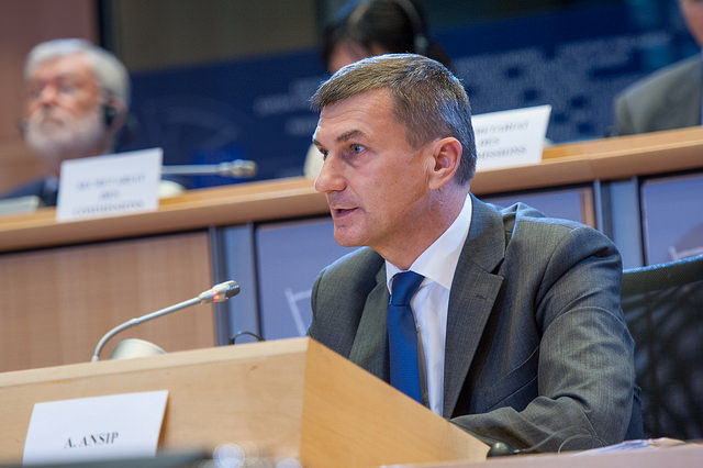 L’opposition grecque moque les compliments de la Commission