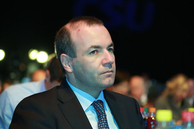 Weber s’attire les foudres de Syriza en qualifiant Tsipras de communiste