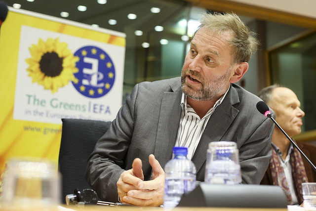Tirer parti du Brexit pour régler le problème d’un parlement itinérant