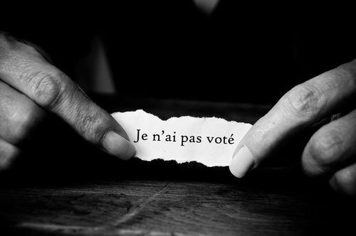 Entre abstention et vote blanc, un Français sur trois n'a pas choisi