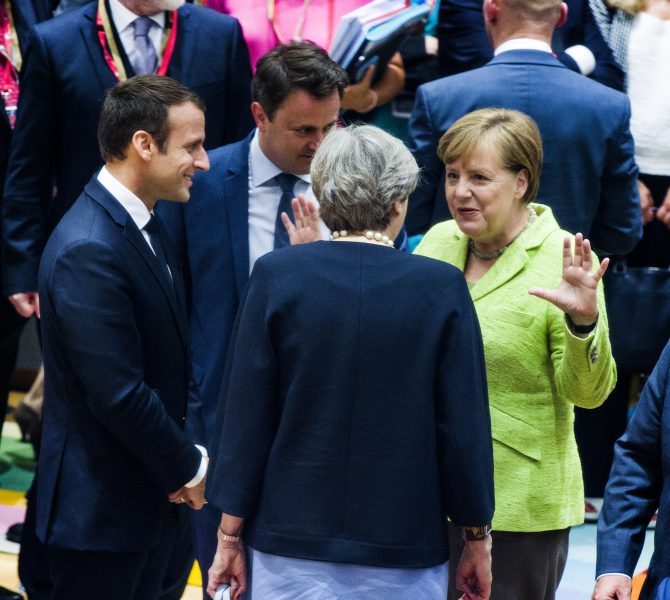 La proposition de May sur les droits des citoyens accueillie avec prudence