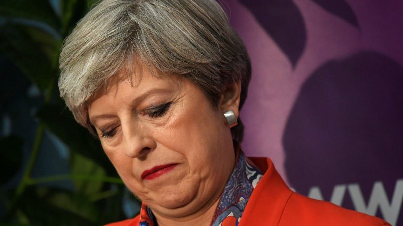 Theresa May perd sa majorité absolue avant la négociation du Brexit