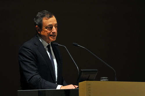Les anti-euro en retrait depuis un an, selon Draghi