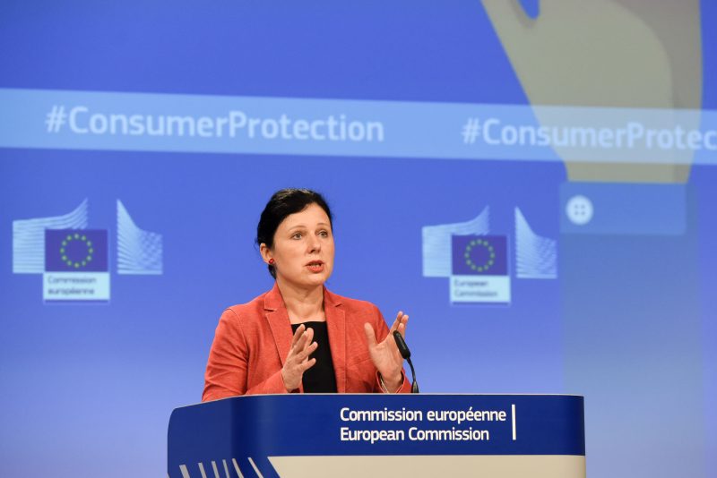 La Commission menace Facebook et Twitter de muscler ses sanctions