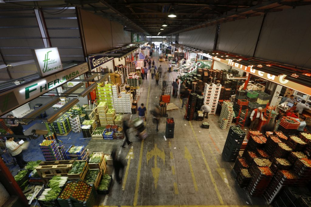 La croissance mondiale sur le moyen terme inquiète les économistes.