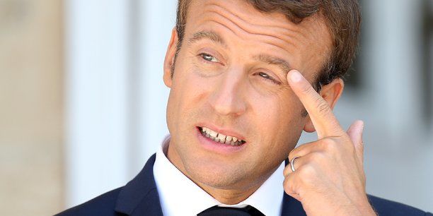 La cote de popularité de Macron s'effondre