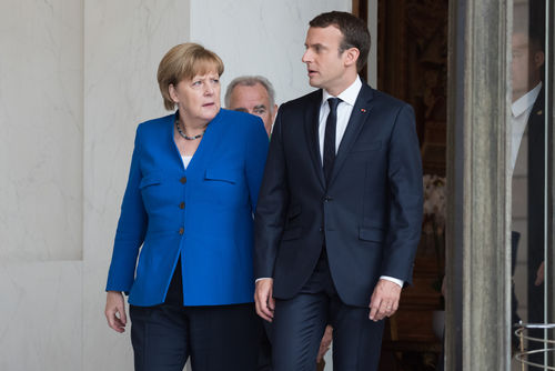 Macron et Merkel appellent au respect du cessez-le-feu en Ukraine