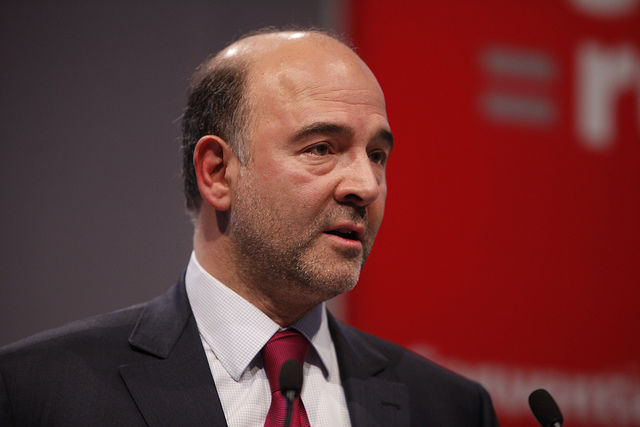 Moscovici dénonce le «scandale» démocratique du sauvetage grec