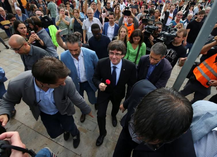 Le fossé se creuse entre Madrid et séparatistes catalans après le référendum