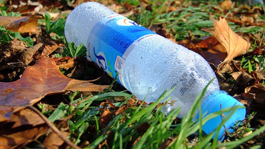 Plastic_bottle