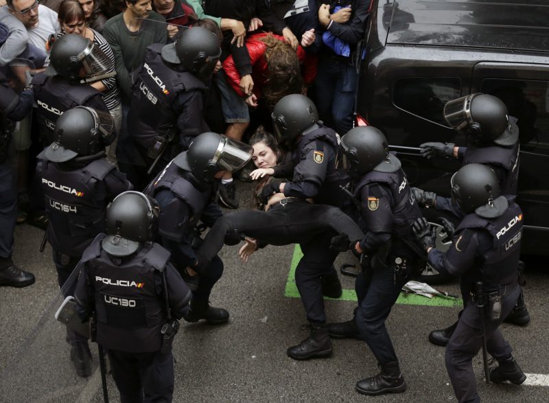 Bruxelles appelle l'Espagne à mettre fin aux violences en Catalogne