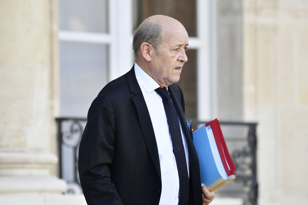 Le ministre français des Affaires étrangères, Jean-Yves Le Drian a appelé l’Iran a « renoncer à des représailles » contre les Etats-Unis.