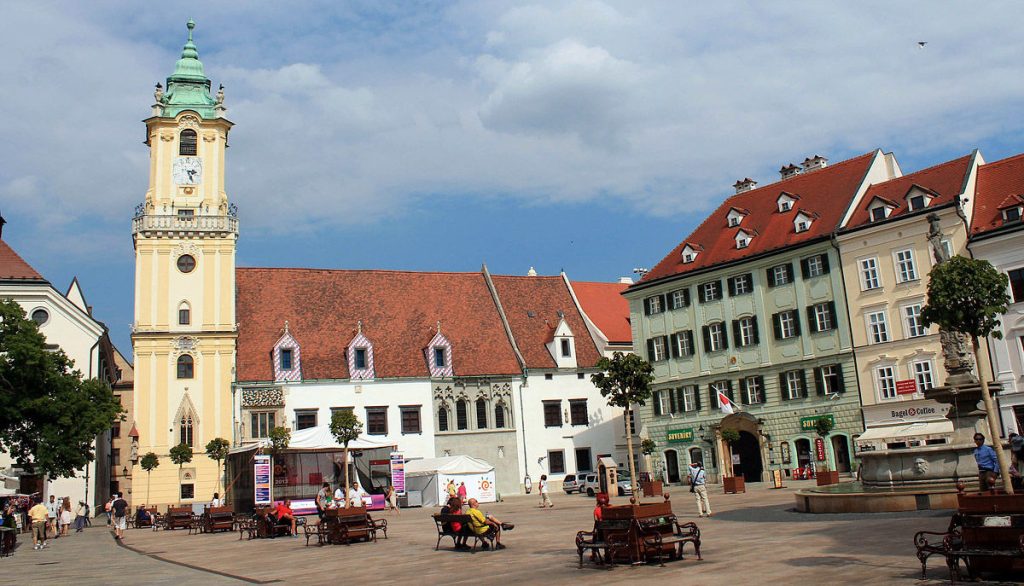 Les pays de l&rsquo;Est militent pour que Bratislava obtienne l&rsquo;agence du médicament