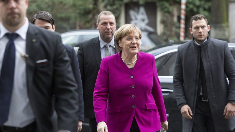 Merkel et Schulz promettent une « nouvelle politique » en Allemagne