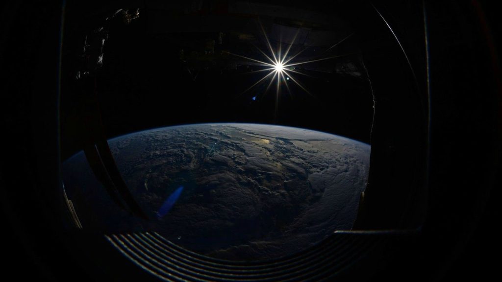 Sun_spaceStation