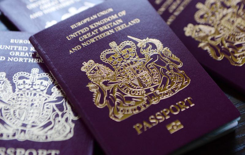 Le nouveau passeport britannique pourrait être fabriqué… en France