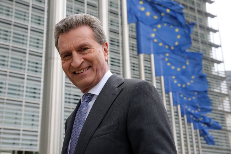 Oettinger promet des coupes minimes dans les fonds de cohésion