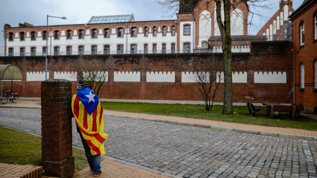 Former Catalan leader Puigdemont detained in Germany