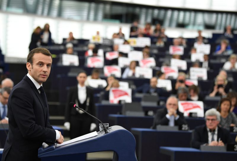 Opération séduction de Macron au Parlement européen