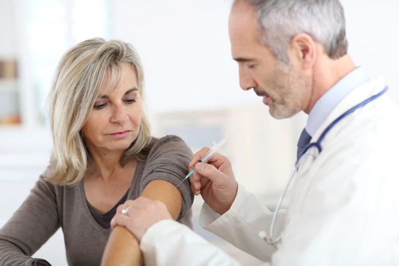 Le Parlement européen s'inquiète des fakes news sur les vaccins