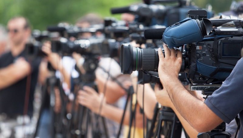 La «haine du journalisme» menace les démocraties, selon RSF