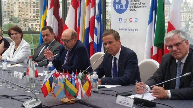 Le Brexit pousse les conservateurs européens vers les souverainistes