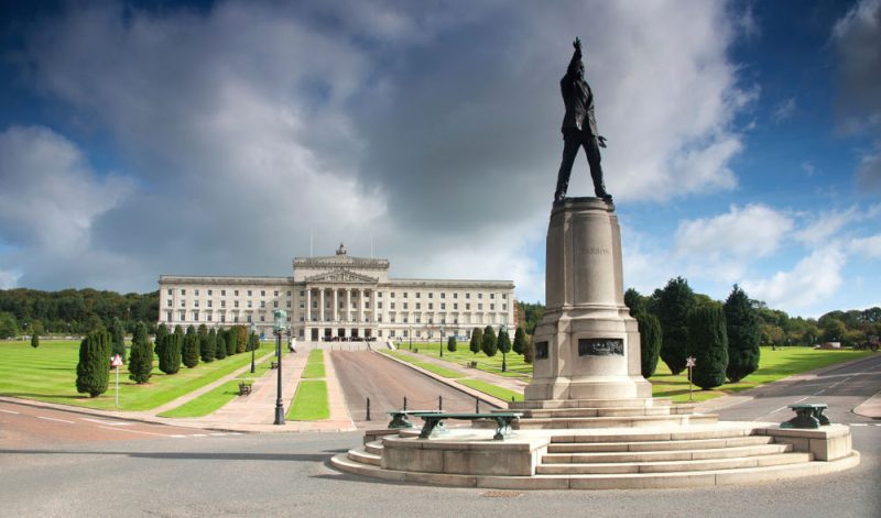 L’Irlande du Nord bat la Belgique et son record d’absence de gouvernement