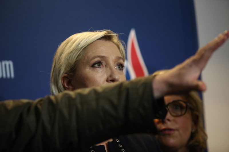 Cernée par les affaires, Marine Le Pen fait sa rentrée à l’ombre de ses alliés européens
