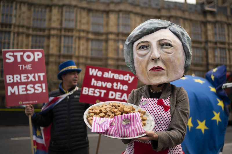 Londres toujours dans le brouillard à trois mois du Brexit