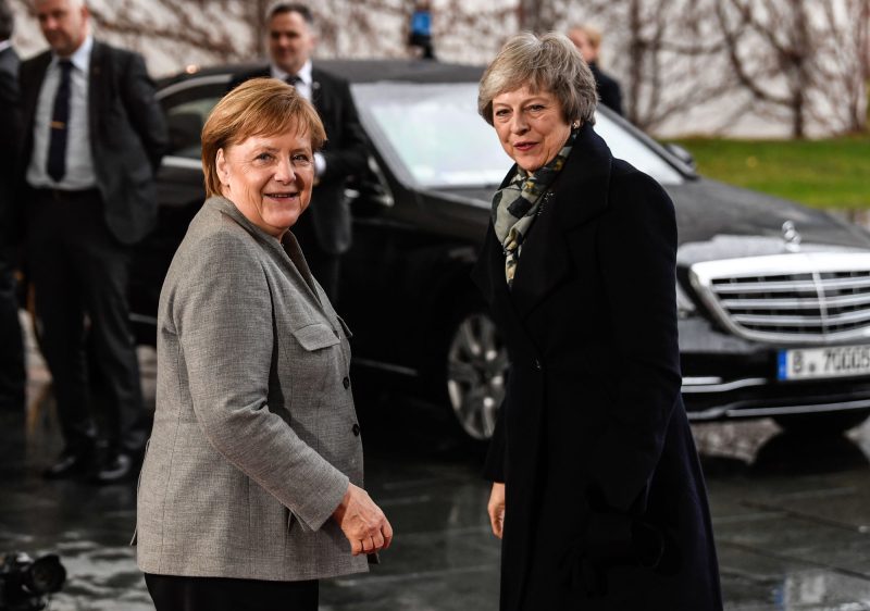 May termine son tour d'Europe les mains vides