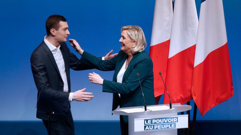 Aux européennes, Le Pen veut «battre Macron»