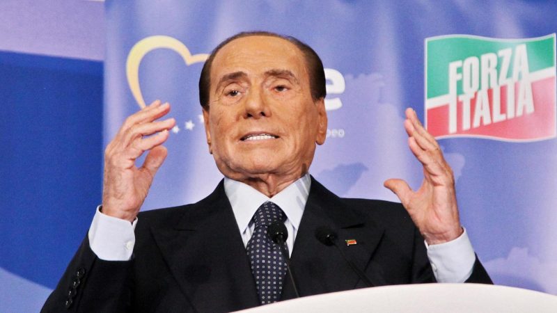 Berlusconi réserve sa place à Bruxelles