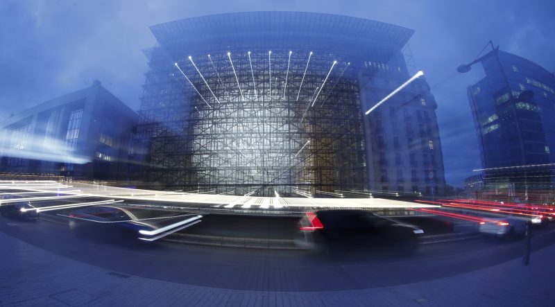 Directive résidents de longue durée : les négociations entre États membres et Parlement s’annoncent compliquées