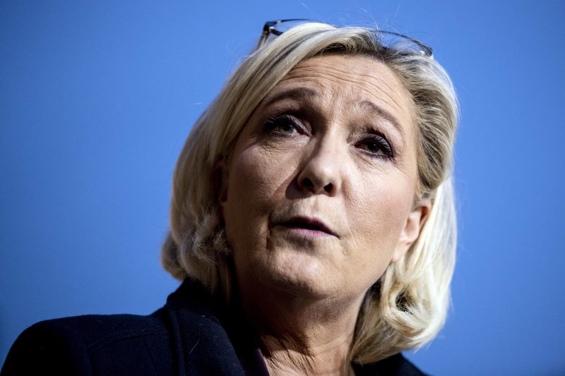 Marine Le Pen se présente comme la porte-parole des «vrais gilets jaunes»