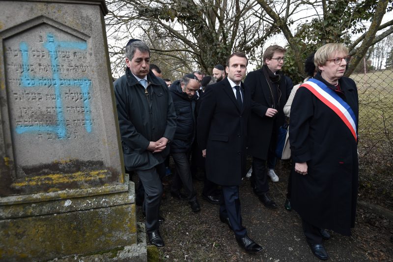 La France se mobilise contre l'antisémitisme, Macron promet d'agir
