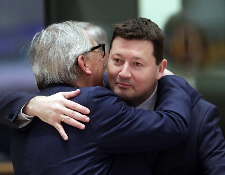 Les eurodéputés demandent à la prochaine Commission d'évincer Selmayr