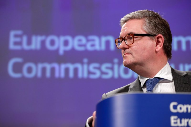 Bruxelles appelle les plateformes à agir face aux faux comptes