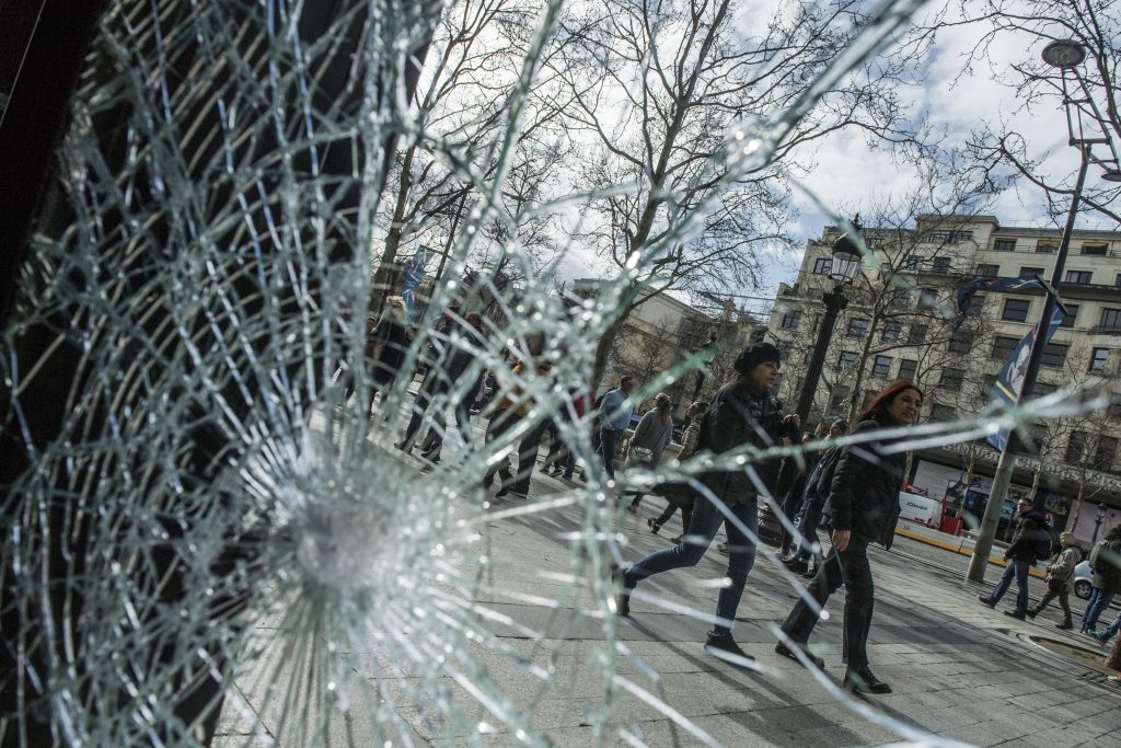 Yellow vests protest aftermath in Paris