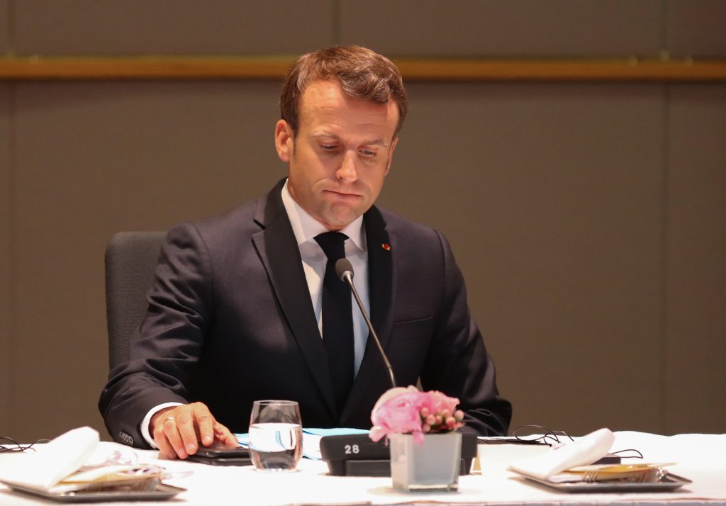 Le président Emmanuel Macron, lors du dernier Conseil européen à Bruxelles, le 10 avril   EPA-EFE/KENZO TRIBOUILLARD
