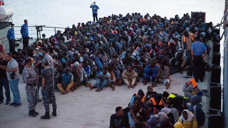 L’UE livre des patrouilleurs aux garde-côtes libyens malgré leurs liens avec des milices