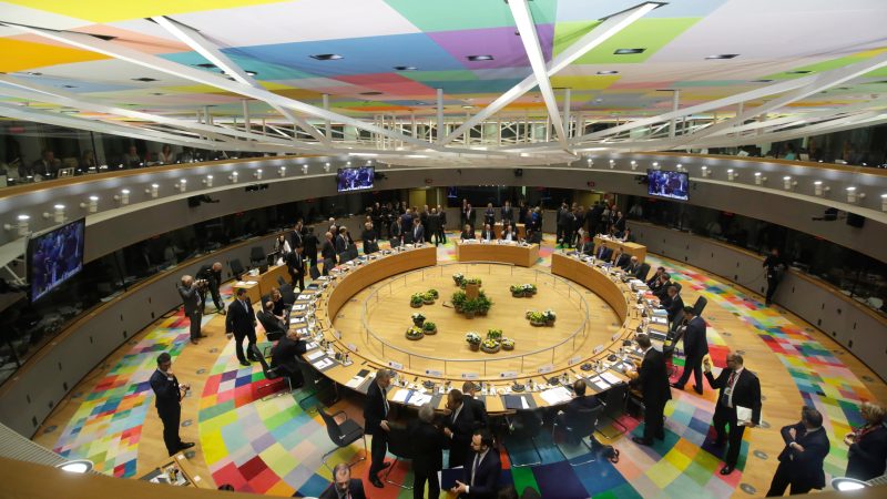 Sommet de l'UE : fermeté envers Ankara et inquiétudes pour le plan de relance