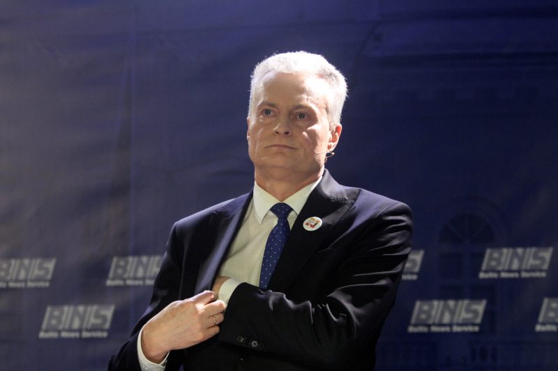 Le président lituanien se joint à Joe Biden pour qualifier Vladimir Poutine de "tueur"