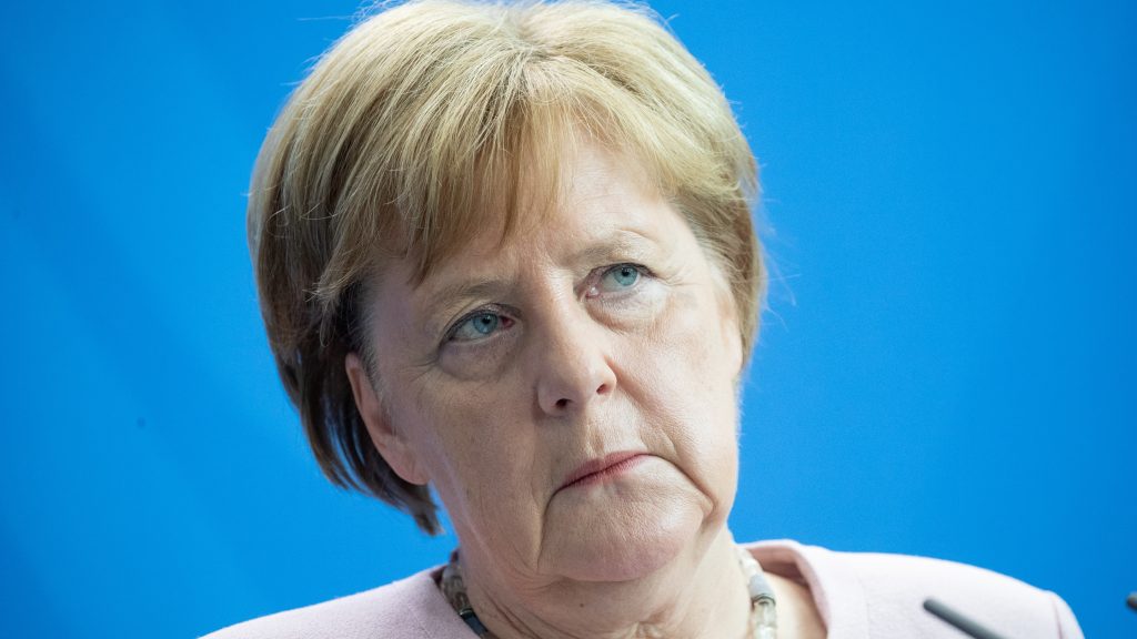 Merkel défend une vision de la démocratie différente
