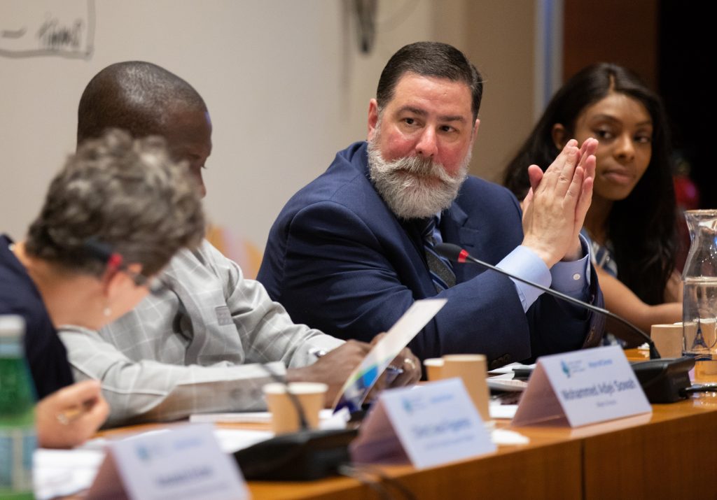 Bill Peduto, maire de Pittsburgh, Pennsylvanie, lors de l&rsquo;AG de l&rsquo;Alliance des maires pour le climat, à Paris le 25 juin. Photo Mike Ball